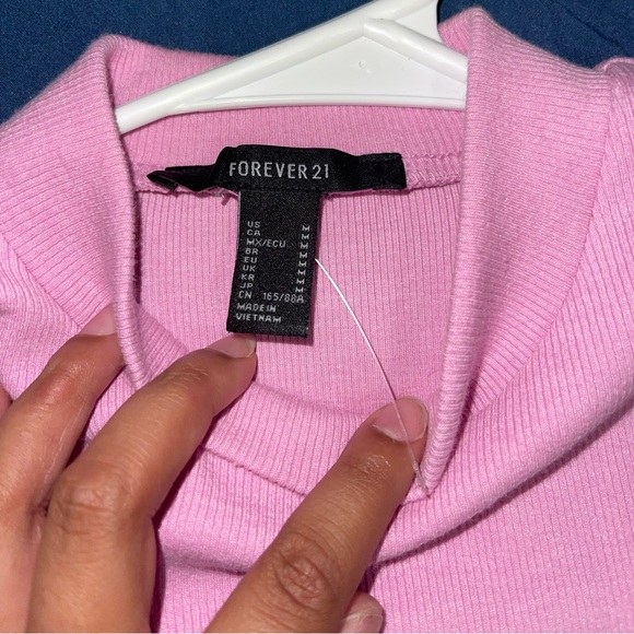 Cute Crop Top 😍 - Picture 2 of 3